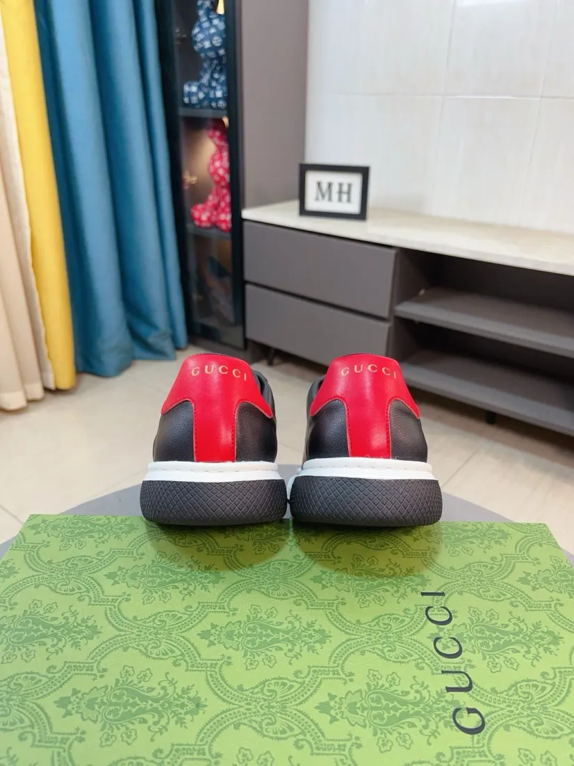 Factory price 480🌹🌹GUCCI [Gucci] New high-end brand of men's shoes, the latest fashionable casual men's shoes, trendy and versatile style, relaxed and sporty style, uppers imported from Italy, first-layer cowhide, genuine leather lining and ultra-fine workmanship. Original personalized fashionable rubber wear-resistant outsole, light and comfortable on the foot, size 38-44